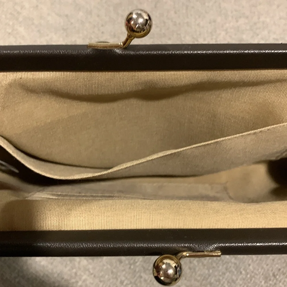 Liz Claiborne wallet, wristlet - Picture 5 of 6